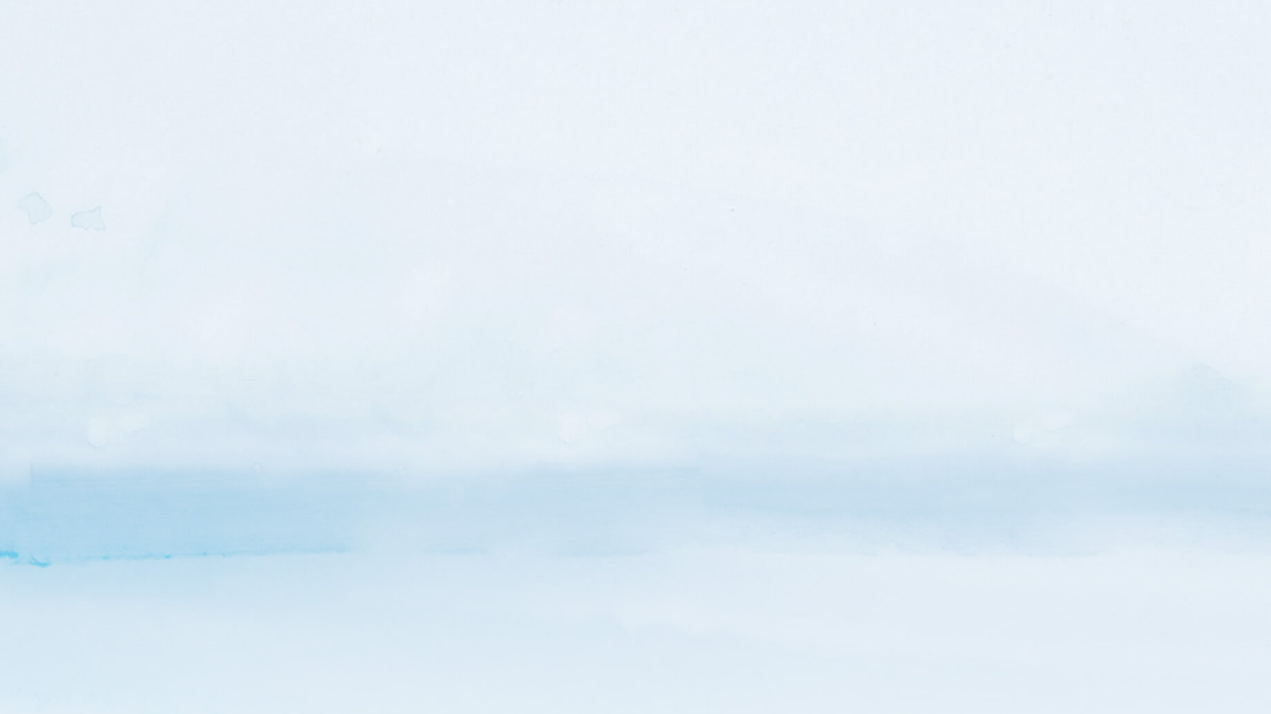 Das Bild zeigt einen sanften Farbverlauf in hellen Blau- und Weißtönen, der eine beruhigende, minimalistische Atmosphäre vermittelt.