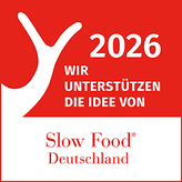 Das Bild zeigt ein Logo, das die Unterstützung der Idee von Slow Food Deutschland für das Jahr 2026 kommuniziert.