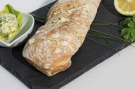 allgaeuer bauernbutter kraeuterbutter baguette